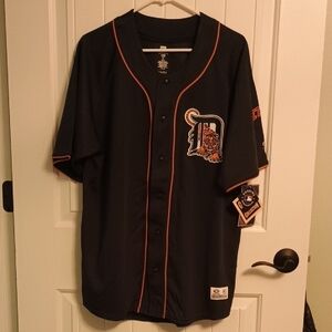 NWT Detroit Tigers Jersey; Size Large